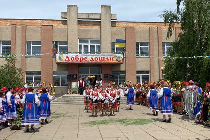 Честване празника Троица в бесарабското село Ровное, Бесарабски район